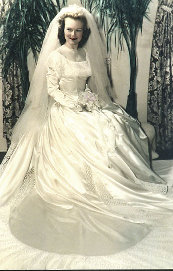 Nanu in her wedding dress